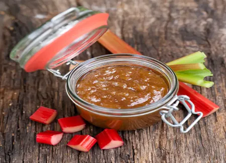 Confiture de rhubarbe automnale