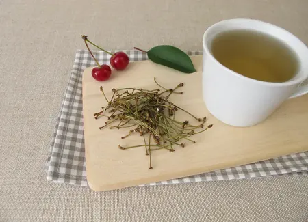 Infusion de queues de cerises