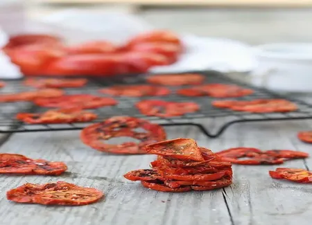 Chips de peaux de tomates