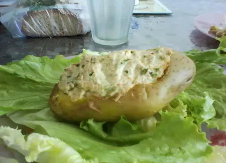 Pommes de terre farcies aux miettes de thon