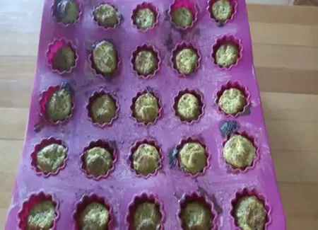Mini cannelés au pesto