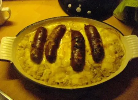 Andouillettes thym et laurier et sa sauce vin blanc