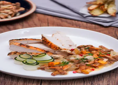Poulet à la crème et fricassée de girolles