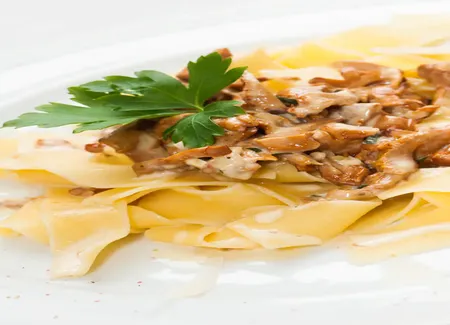 Pâtes à la forestière (chanterelles)