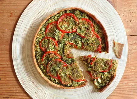Tarte courgette tomate au hachis d'ail