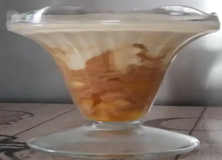 Panna cotta aux pommes - caramel au beurre salé