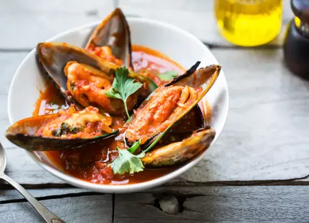 Moules à la provençale (ail et poivrons)