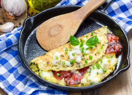 Omelette bacon-fromage