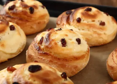 Petits pains aux raisins