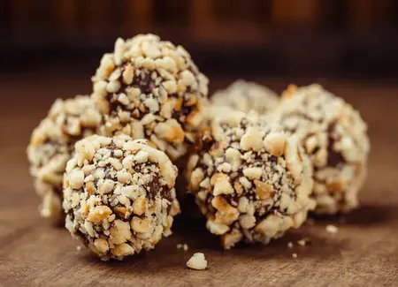 Truffes au chocolat et à la noisette