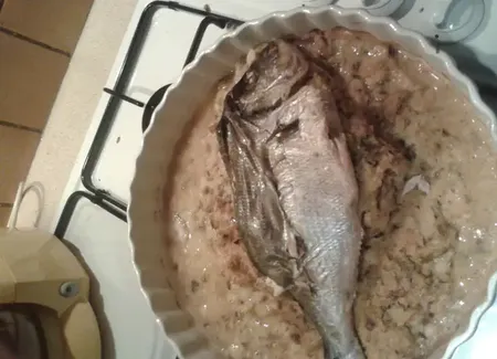Daurade farcie aux herbes et au céleri