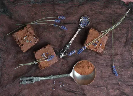 Gâteau au chocolat à la fleur de sel et à la lavande