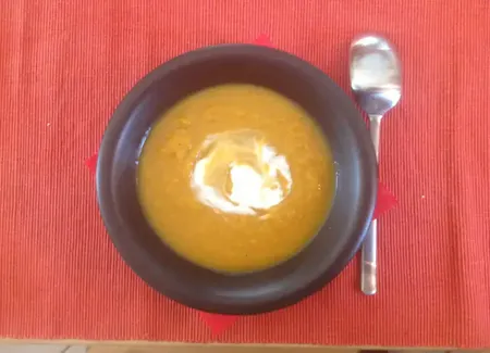 Soupe à la courge butternut et à la patate douce