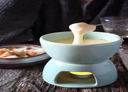 Fondue savoyarde au vin blanc