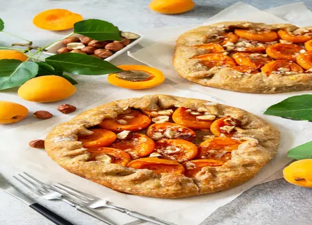 Tarte rustique abricots et noisettes