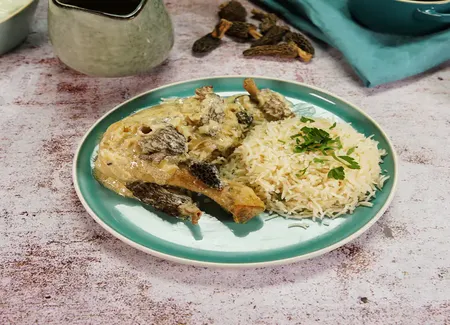 Poulet au vin jaune du jura et morilles
