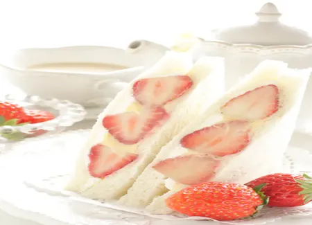 Le sandwich aux fruits japonais (fruit sando)