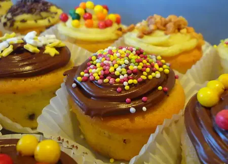 Cupcakes pépites de chocolat glaçage nutella et crème au beurre vanillée