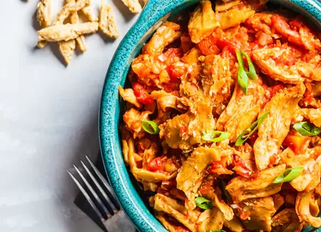 Émincé végétal à la sauce tomate