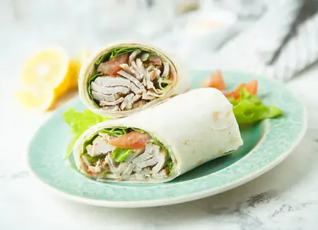 Wraps poulet crudités