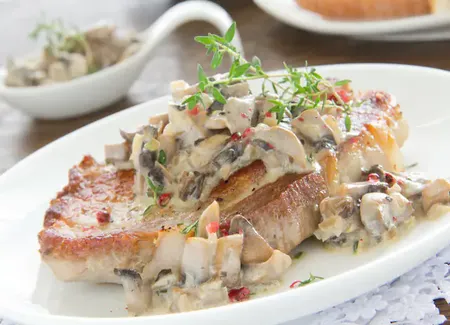 Côtes de porc sauce au fond de veau