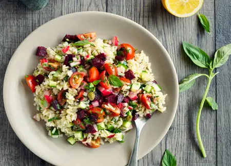 Salade de riz végétarienne