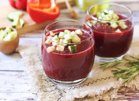 Soupe froide betterave et concombre pour l'été