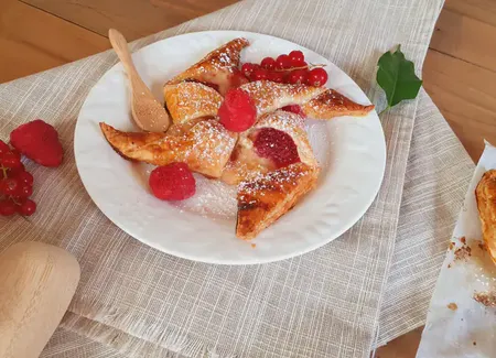 Moulin à vent feuilletés à la framboise