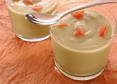 Velouté glacé à l'avocat et au pamplemousse
