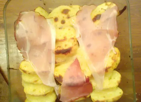 Pommes de terre béchamel au four