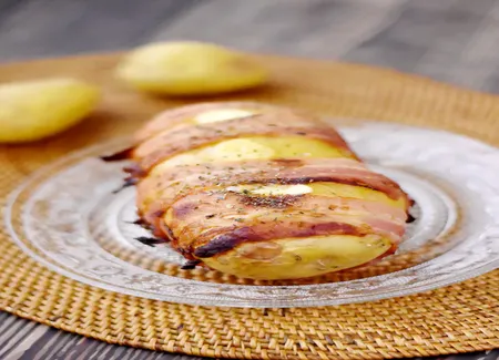Pomme de terre garnie façon raclette