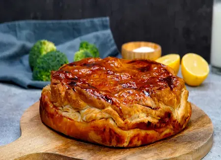 Tourte au saumon et à la béchamel au citron