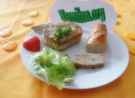 Pâté de lapin mariné