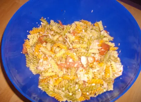 Salade de pâtes au crabe et feta