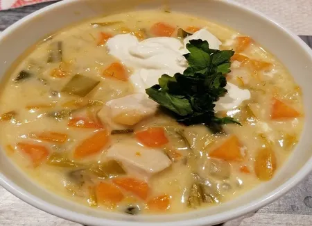 Creamy chicken soup : soupe crémeuse au poulet