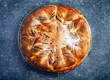 Brioche étoilée à la pâte à tartiner