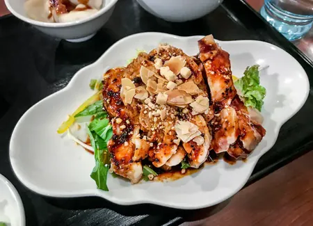 Salade chinoise au poulet à la citronnelle