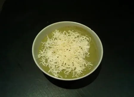 Soupe de légumes au chorizo et fromage frais
