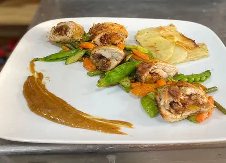 Blancs de poulet farcis aux fruits secs et pain d'épice