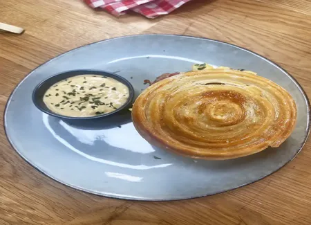 Bun roll egg saumon