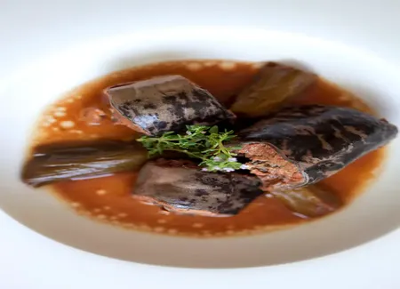 Lamproie a la bordelaise