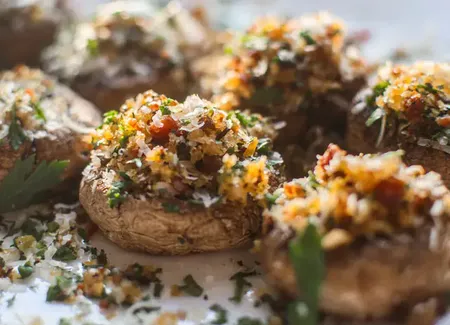 Champignons farcis à la chair à saucisse