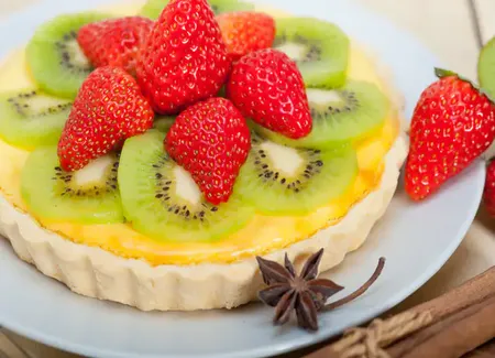 Tarte aux fraises et aux kiwi de catherine