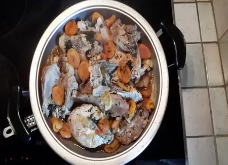 Tajine de pintade aux abricots secs