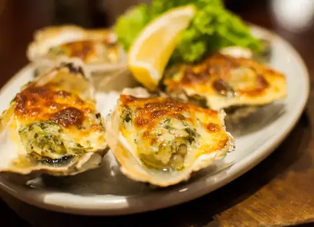 Amandes de mer farcies à la crème fromagère