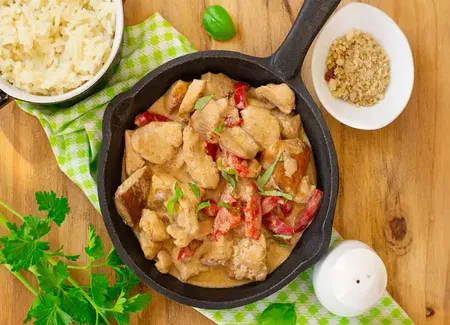 Aiguillettes de poulet à la crème de poivron