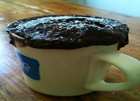 Mug cake (gâteau au micro-ondes, prêt en 5 minutes)