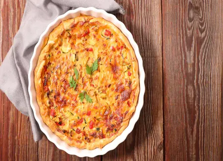 Tarte au thon, tomates et poivrons