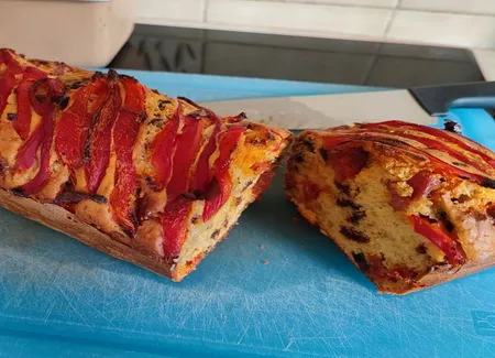 Cake rouge (chorizo, tomate séchée, poivron rouge)