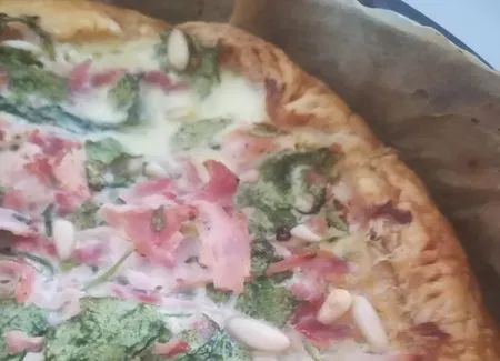 Tarte aux fanes de radis et jambon